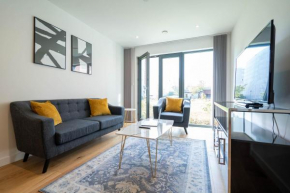 Luxury New Build ☆ 2 Bed, 2 Bath Apartment - 5 Min walk from Bullring/Cube/Mailbox/New Street Station